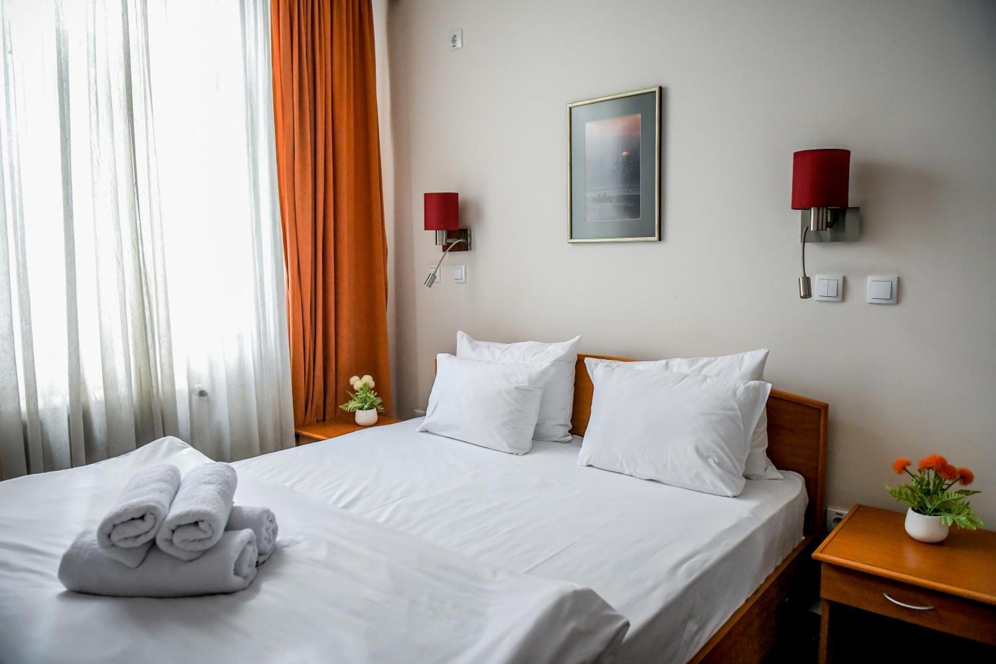 Hotel Fontana Бачка-Паланка Екстер'єр фото