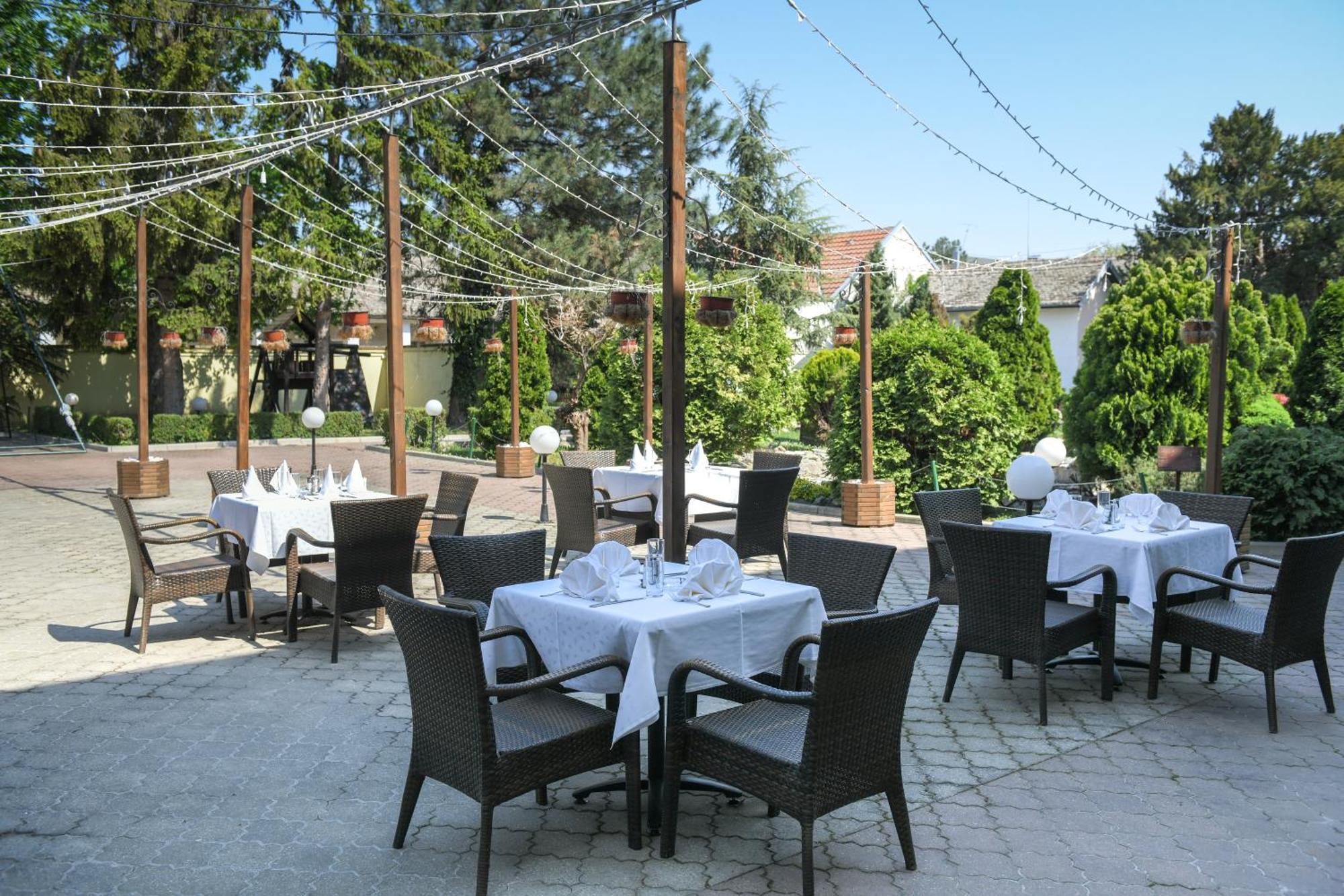 Hotel Fontana Бачка-Паланка Екстер'єр фото