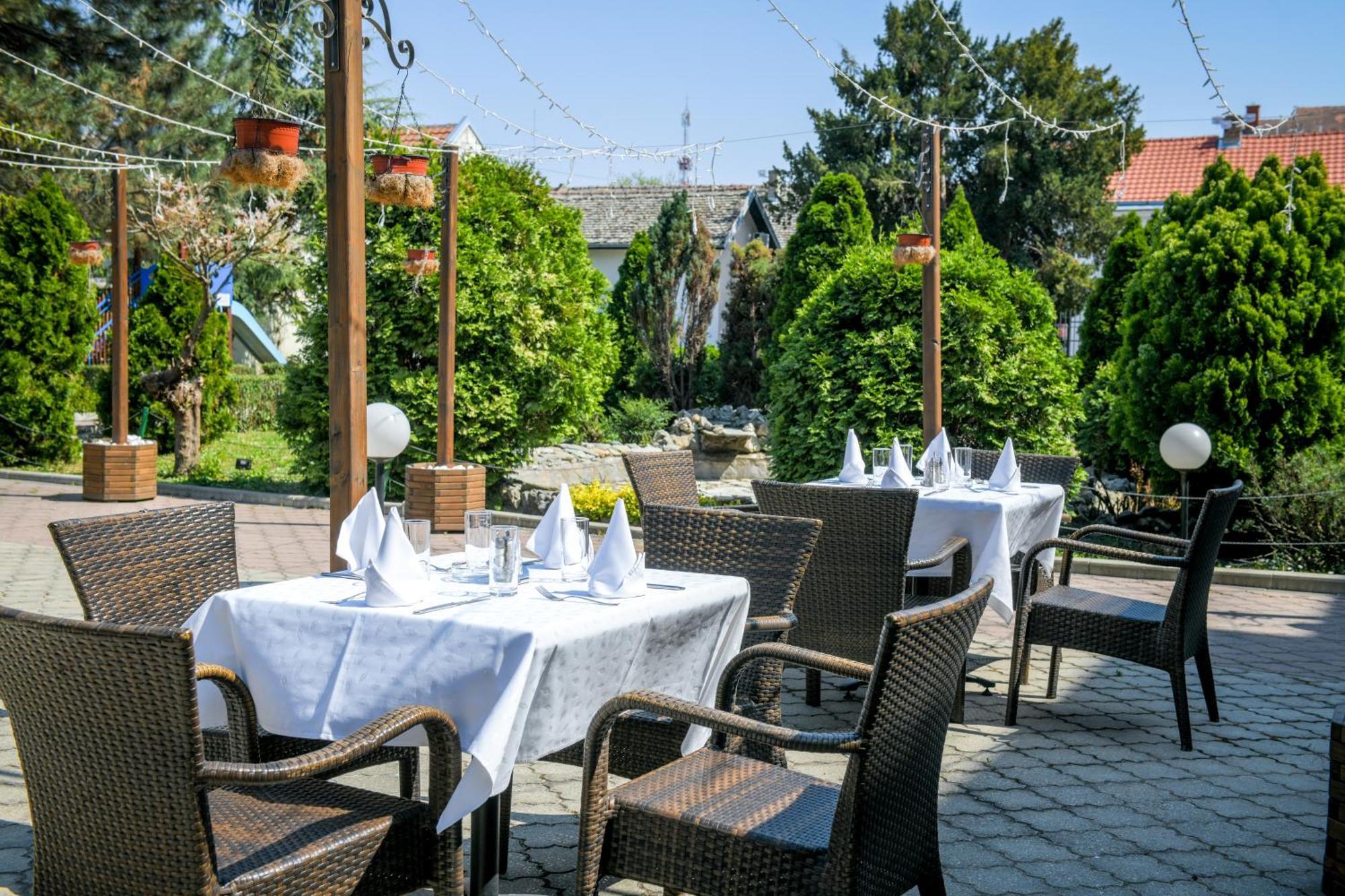Hotel Fontana Бачка-Паланка Екстер'єр фото